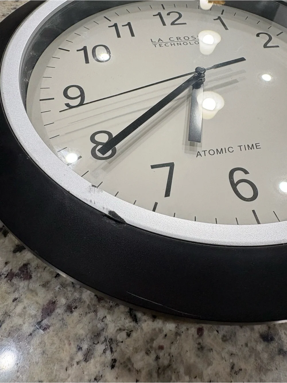 La Crosse Technology atomic time Model W85961 hanging wall clock Marks on front